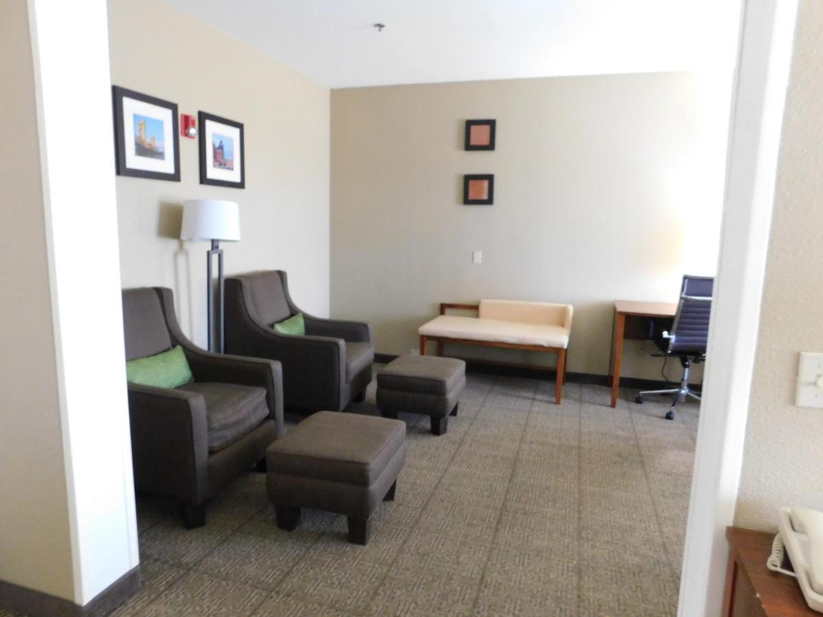 Comfort Inn & Suites Sacramento - University Area Eksteriør billede