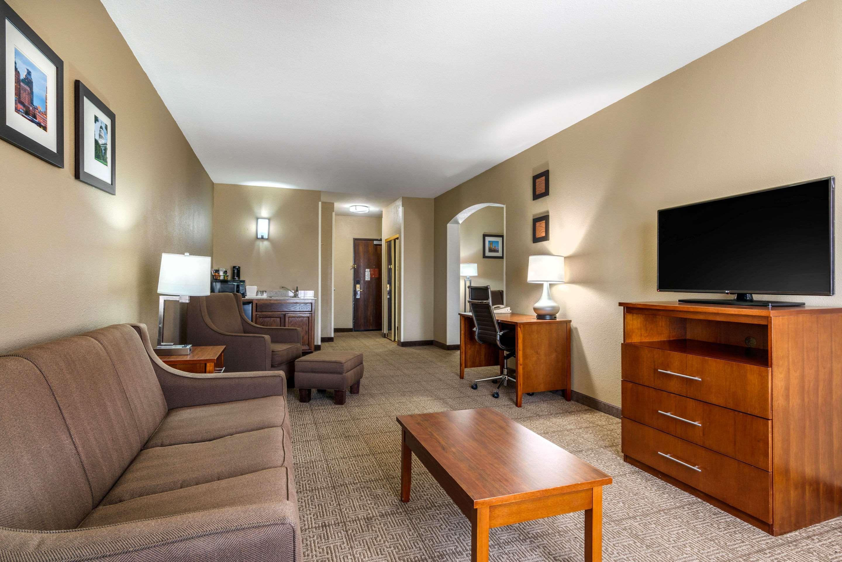 Comfort Inn & Suites Sacramento - University Area Eksteriør billede