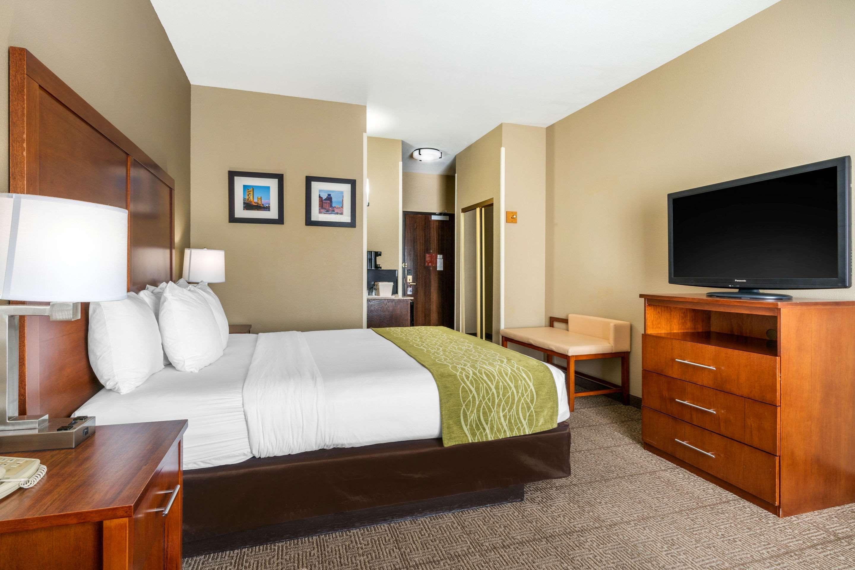 Comfort Inn & Suites Sacramento - University Area Eksteriør billede