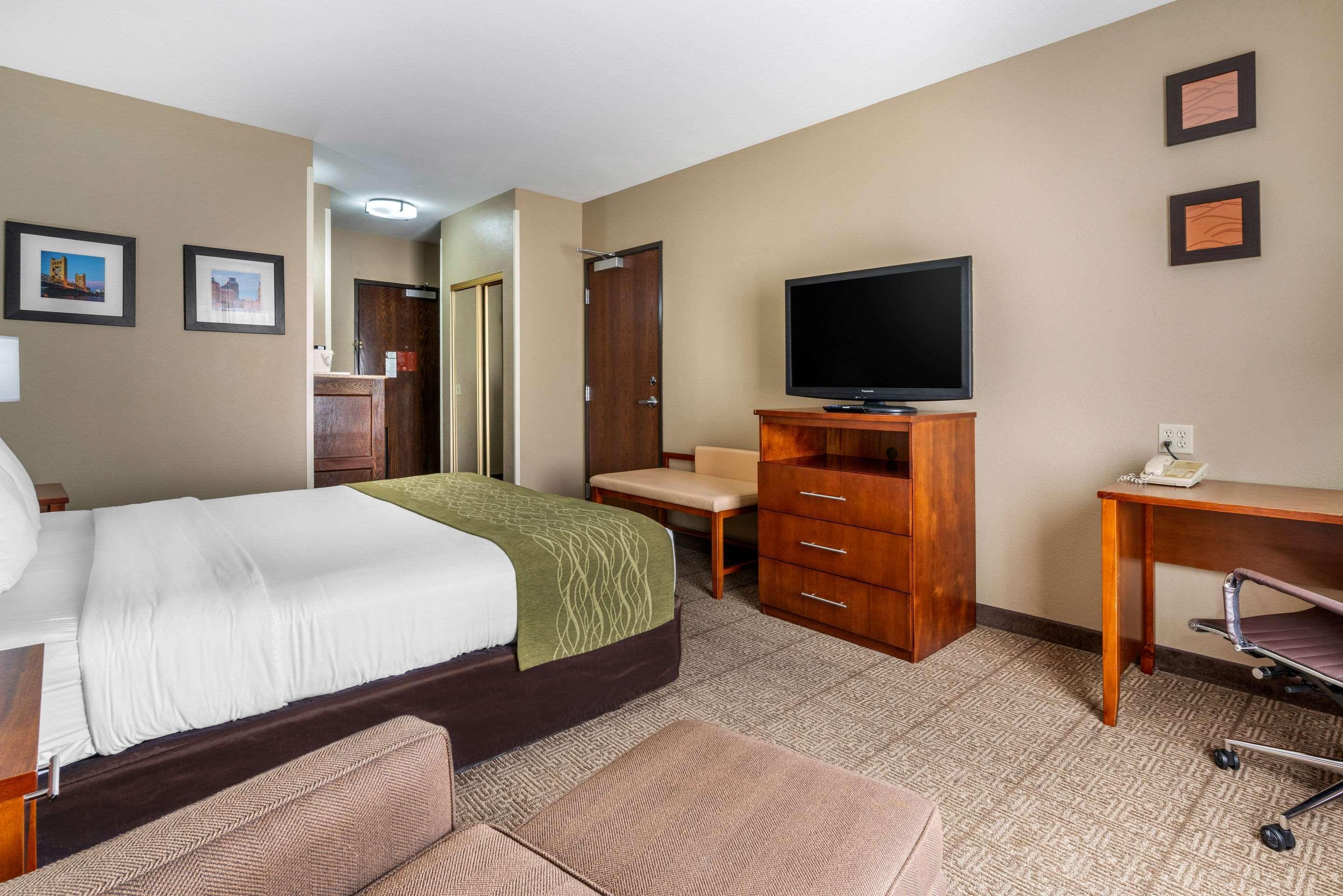 Comfort Inn & Suites Sacramento - University Area Eksteriør billede
