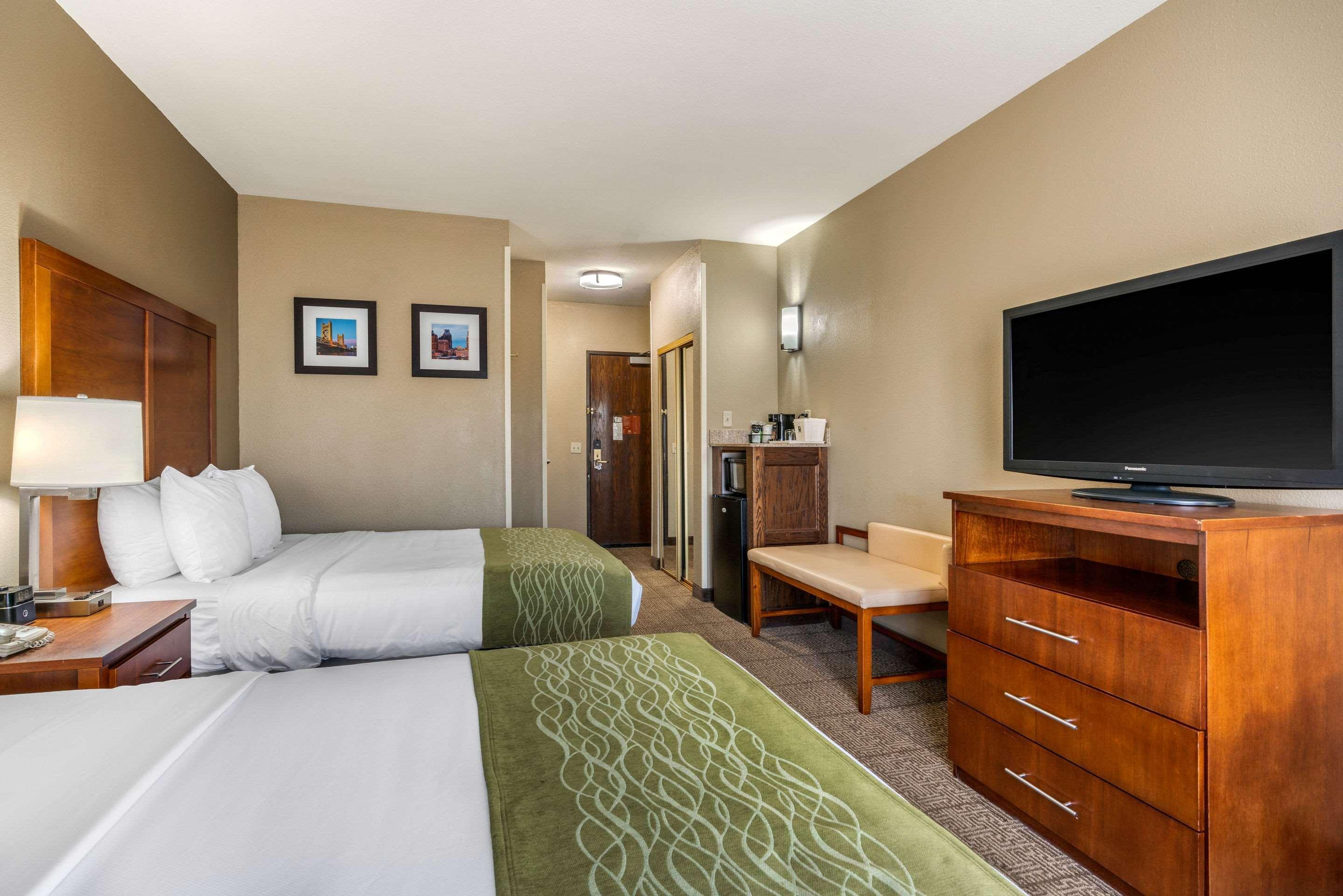 Comfort Inn & Suites Sacramento - University Area Eksteriør billede