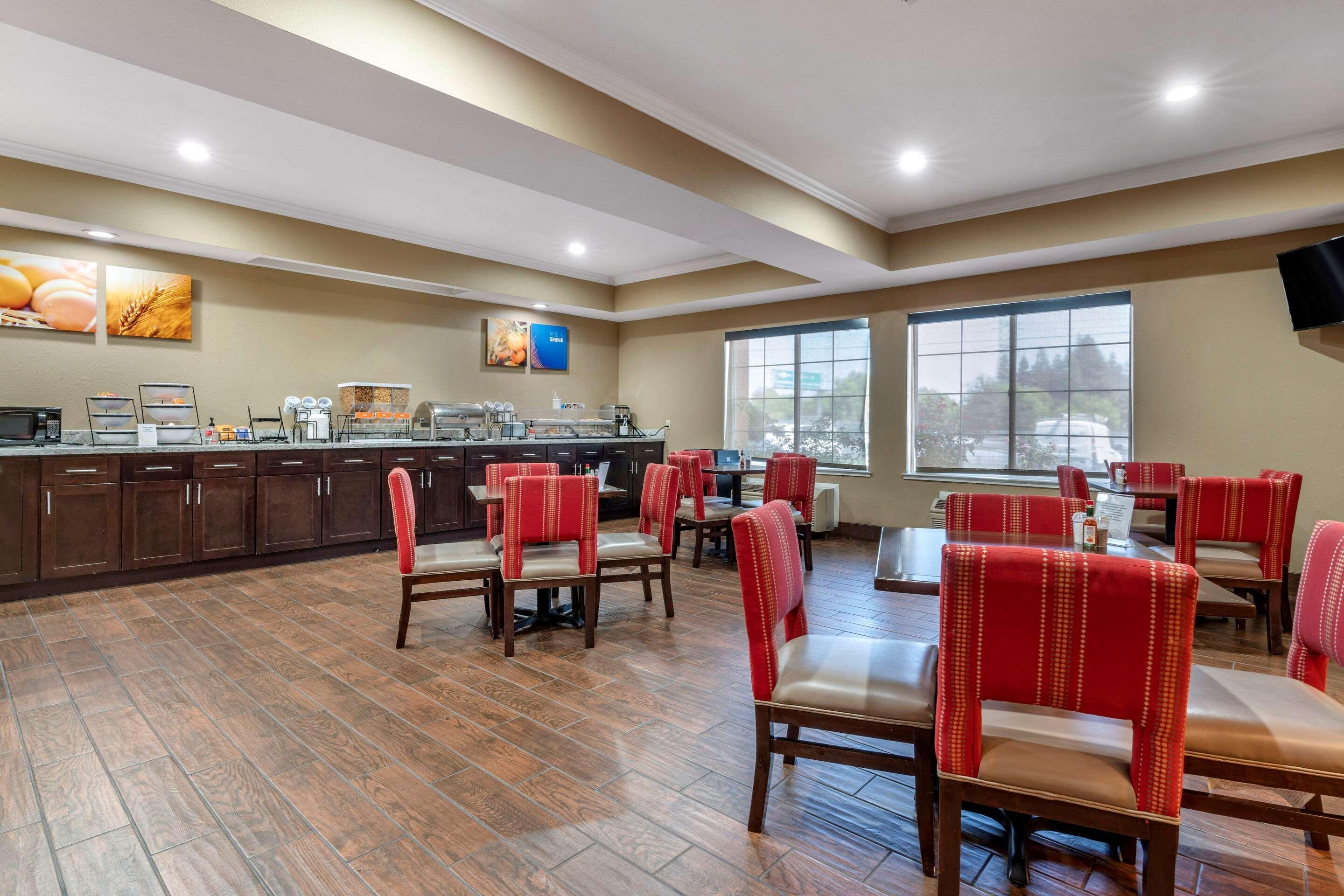 Comfort Inn & Suites Sacramento - University Area Eksteriør billede