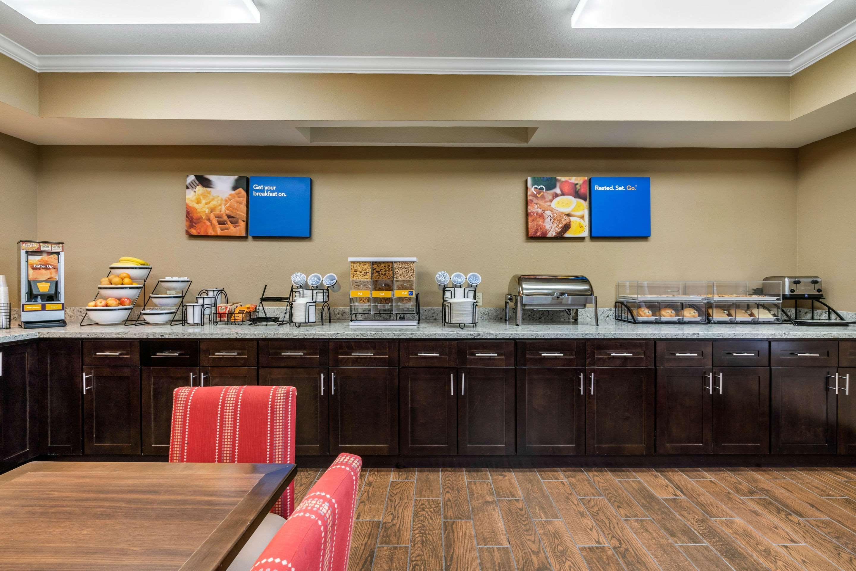 Comfort Inn & Suites Sacramento - University Area Eksteriør billede