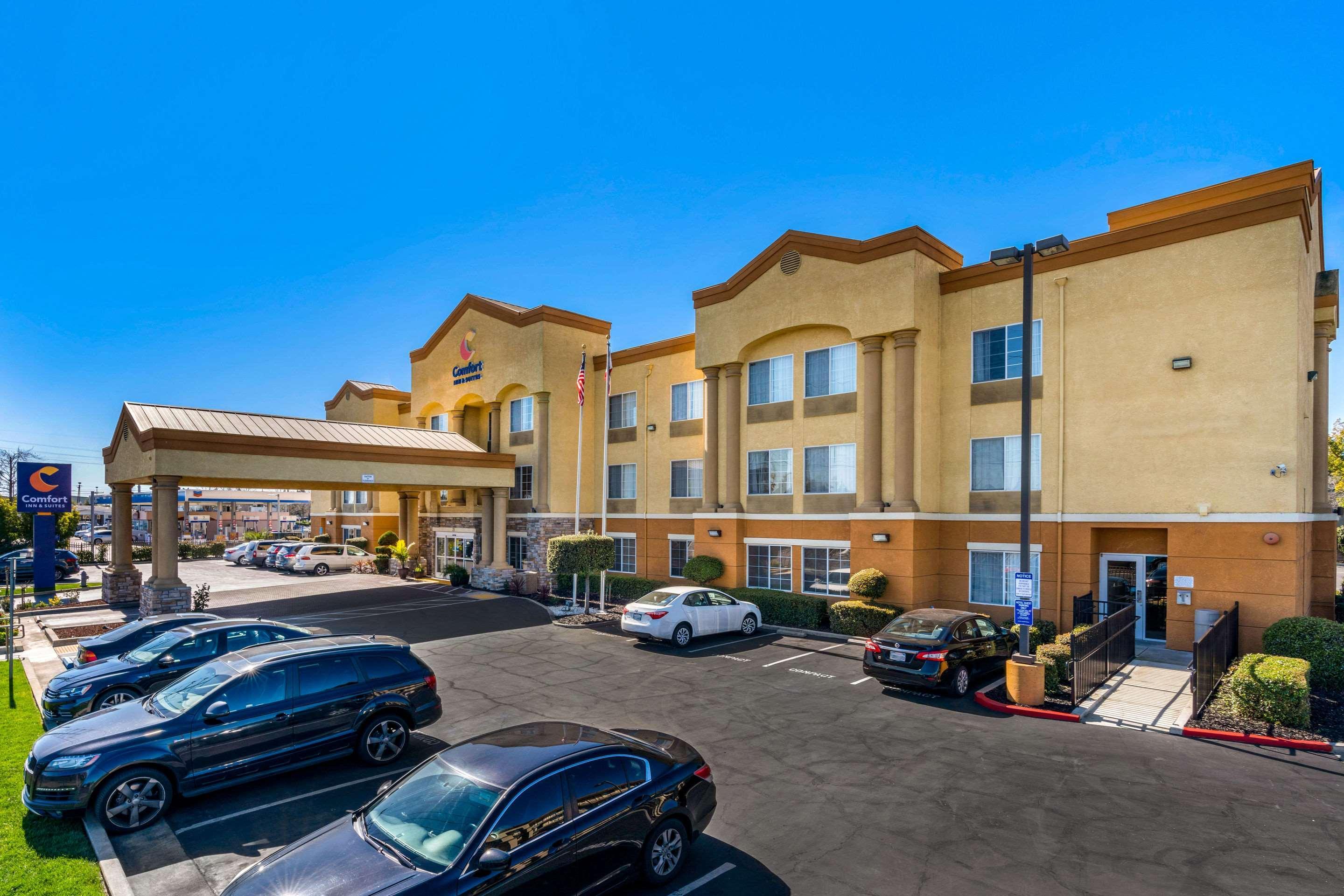 Comfort Inn & Suites Sacramento - University Area Eksteriør billede