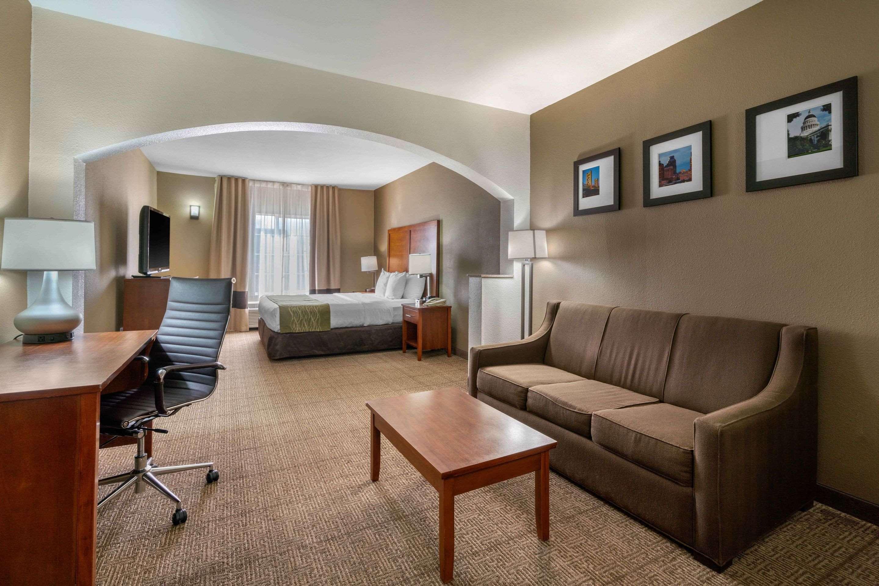 Comfort Inn & Suites Sacramento - University Area Eksteriør billede