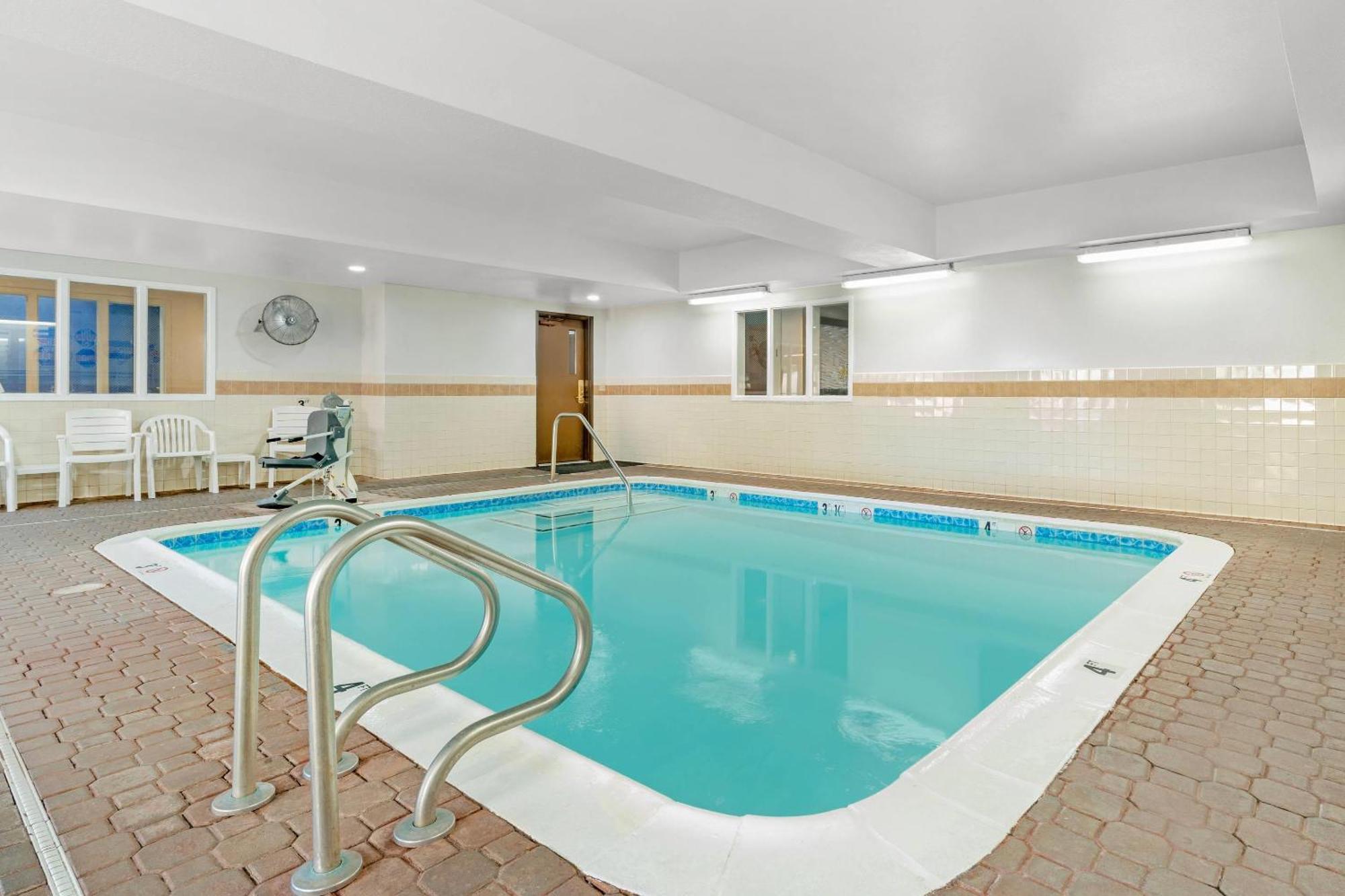 Comfort Inn & Suites Sacramento - University Area Eksteriør billede