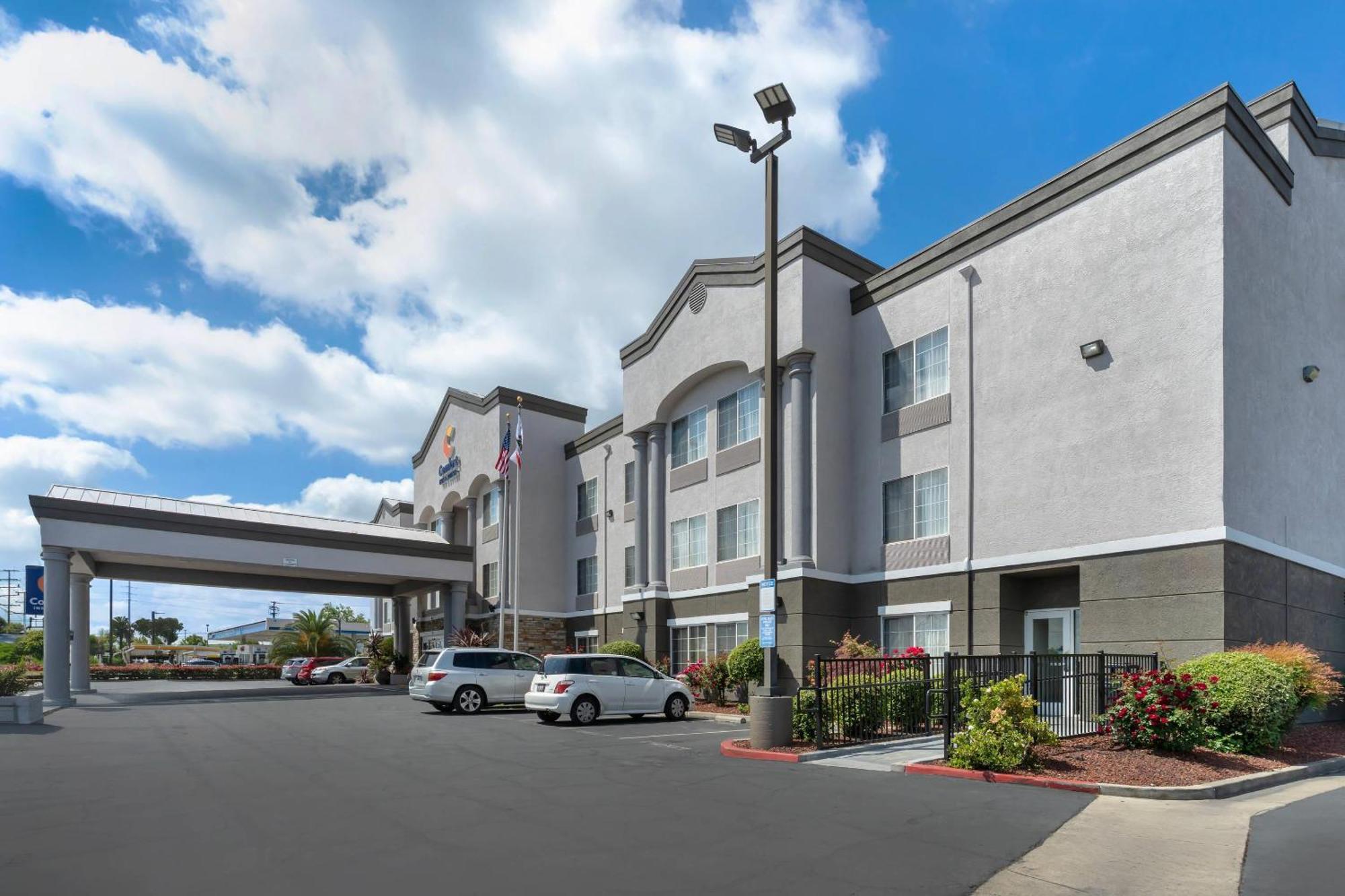 Comfort Inn & Suites Sacramento - University Area Eksteriør billede
